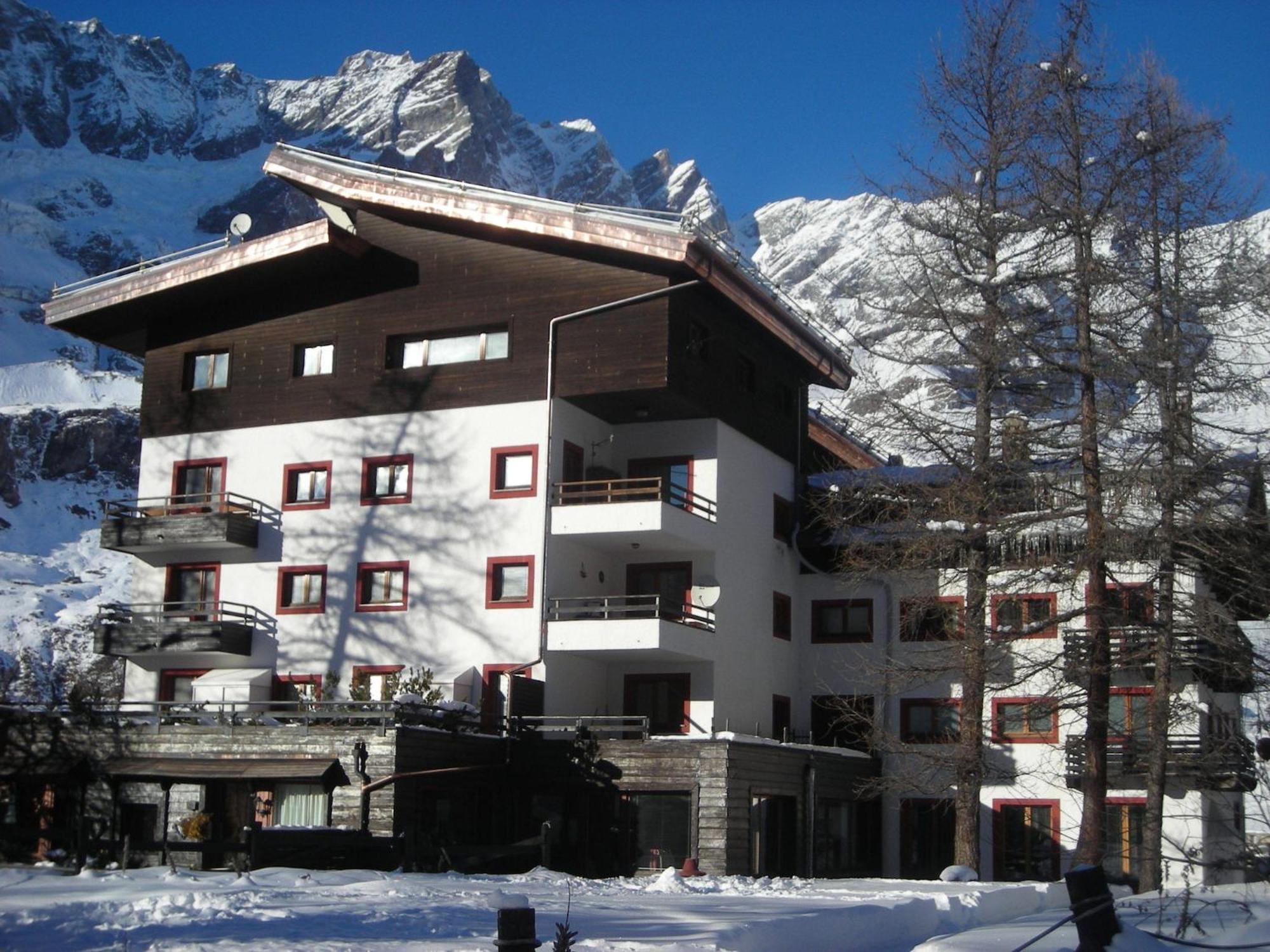 Contemporary Apartment In Breuil Cervinia Near Ski Area 外观 照片